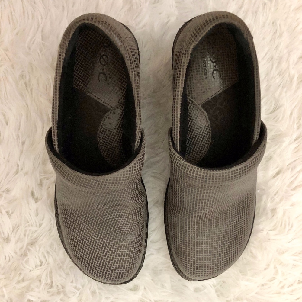 b.o.c Born Concept Black/Gray Clogs. Size 7 / 38